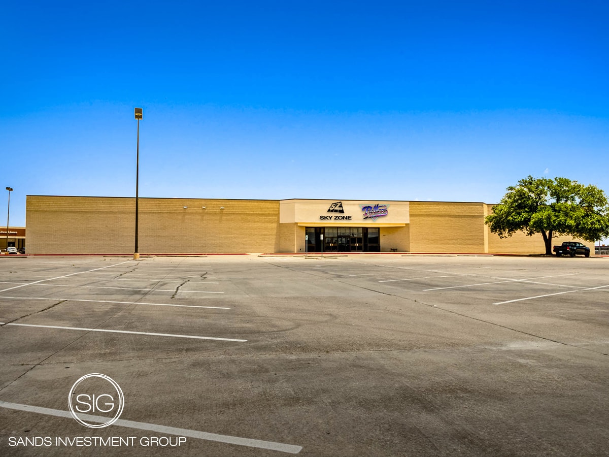 5050 W Waco Dr, Waco, TX for sale Primary Photo- Image 1 of 6