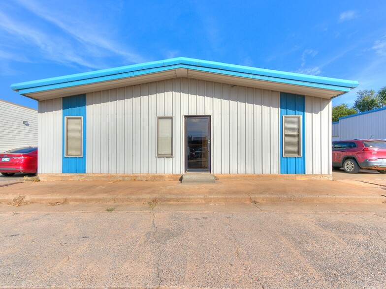 219 N 6th St, Kingfisher, OK for sale - Building Photo - Image 2 of 58