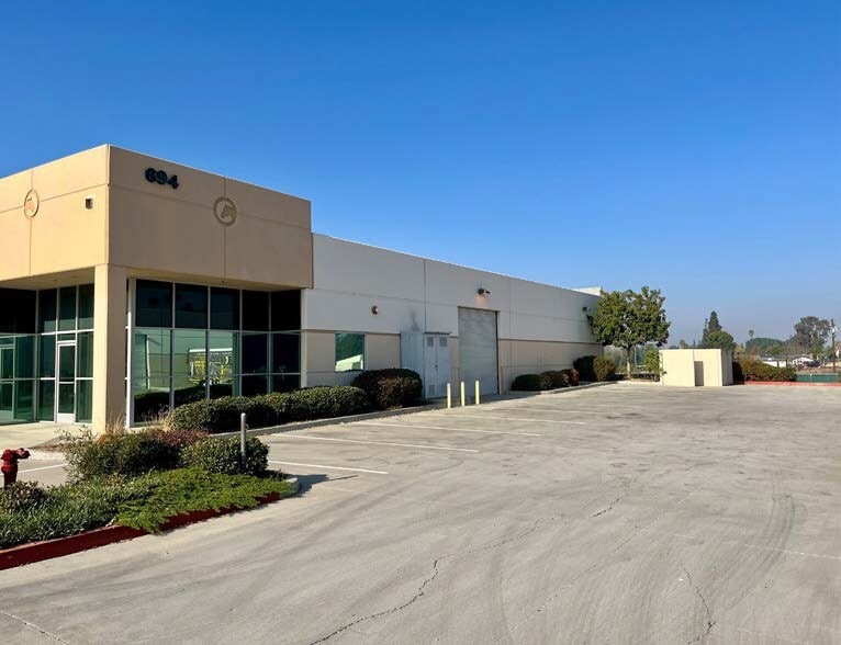 694 W Parkridge Ave, Norco, CA for sale - Building Photo - Image 2 of 11