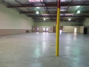 417-421 E Commercial St, Anaheim, CA for lease Interior Photo- Image 2 of 5
