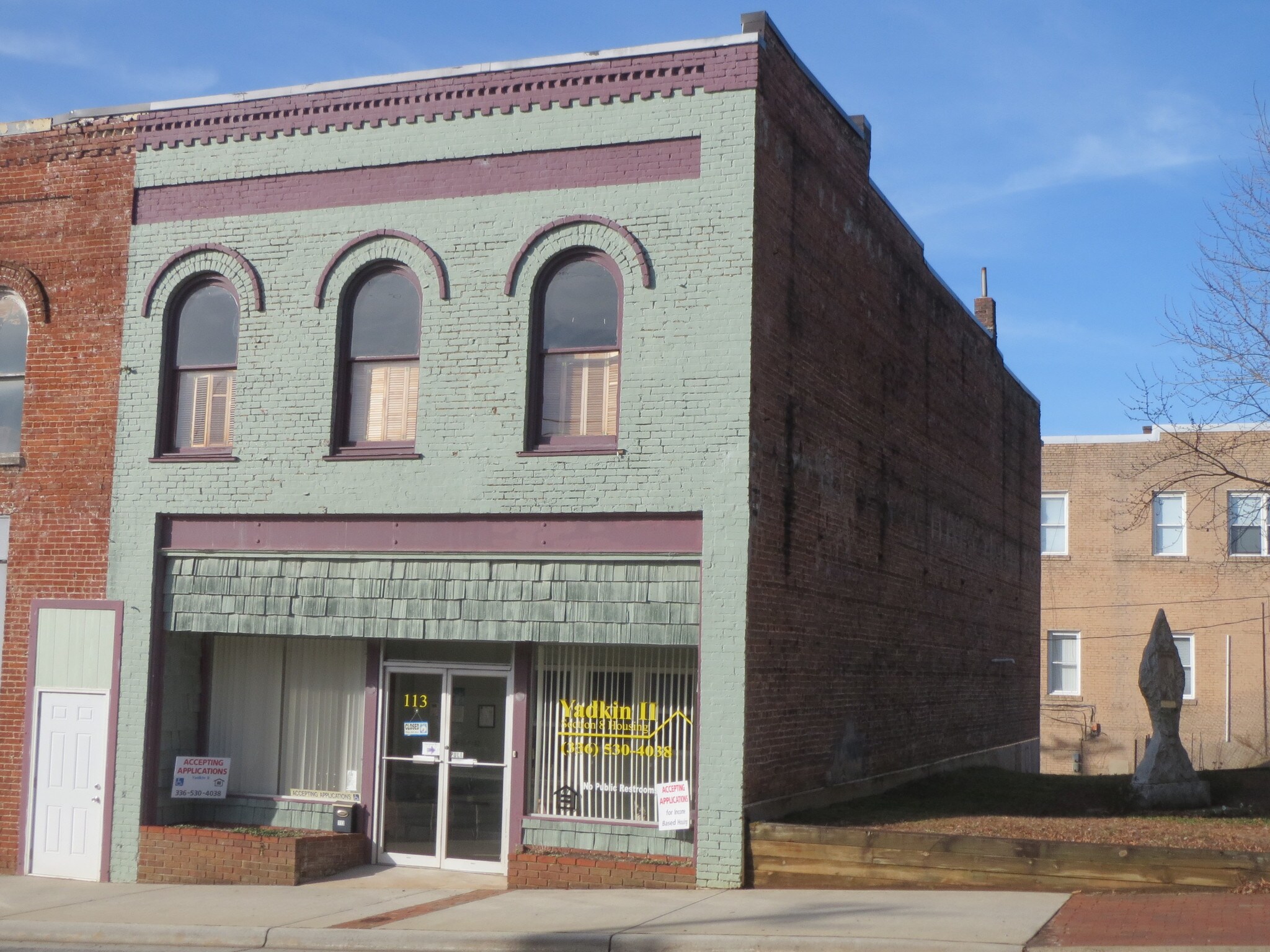 113 N Bridge St, Elkin, NC 28621