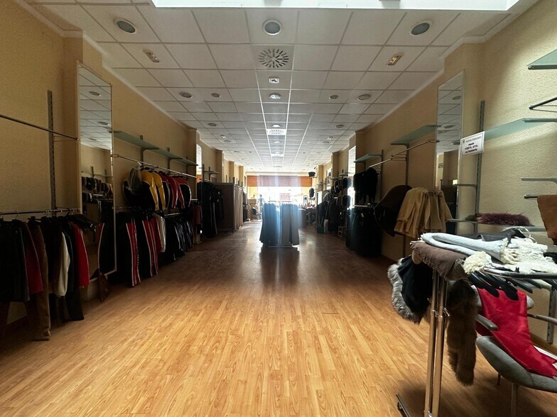 Retail in Llombai for sale - Building Photo - Image 3 of 16