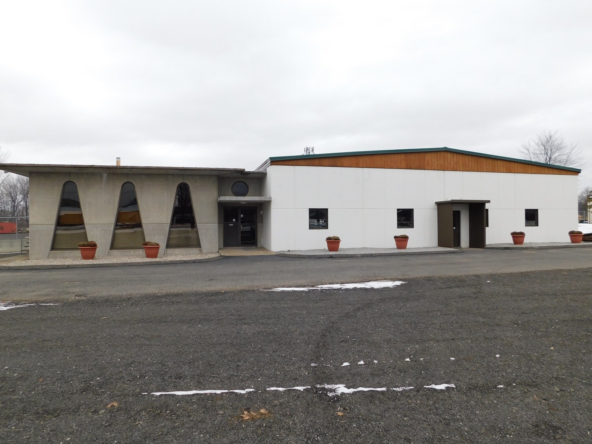 35 King Spring Rd, Windsor Locks, CT for sale Building Photo- Image 1 of 1