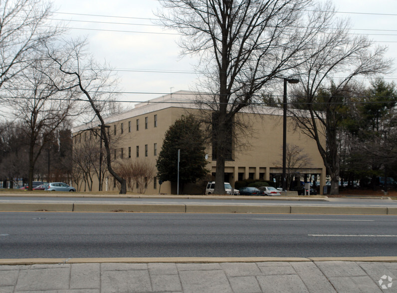 12125 Veirs Mill Rd, Silver Spring, MD for sale - Primary Photo - Image 1 of 4