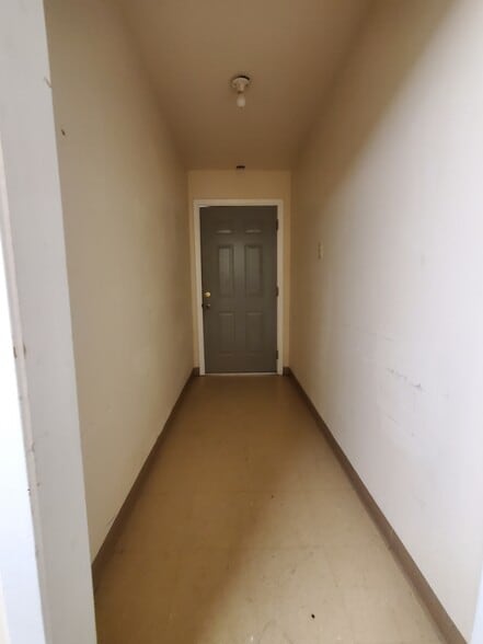 1410 14th St, Huntsville, TX for lease - Interior Photo - Image 2 of 18