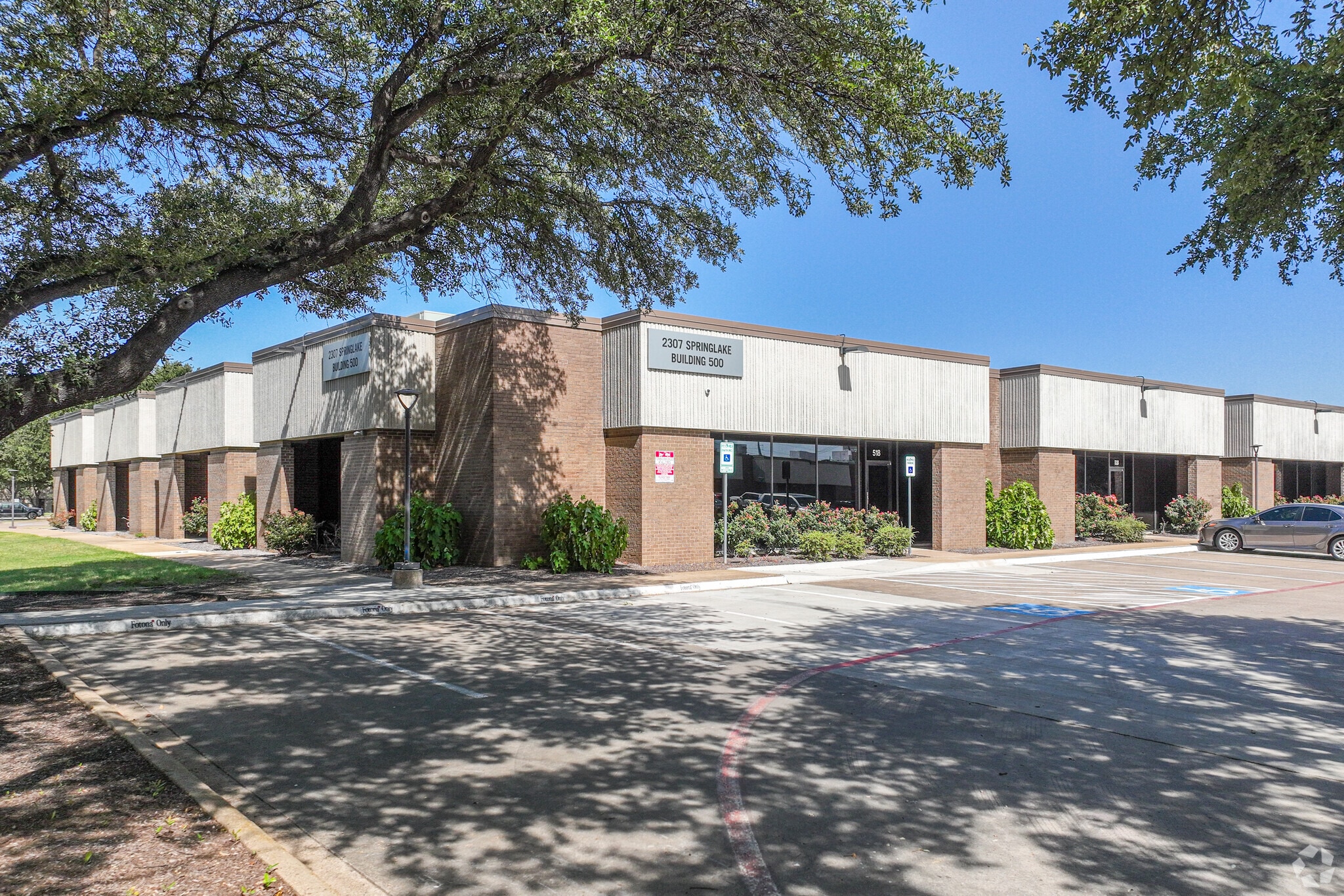 2307 Springlake Rd, Farmers Branch, TX for lease Building Photo- Image 1 of 22