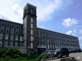 657 Quarry St, Fall River, MA for lease - Primary Photo - Image 1 of 2