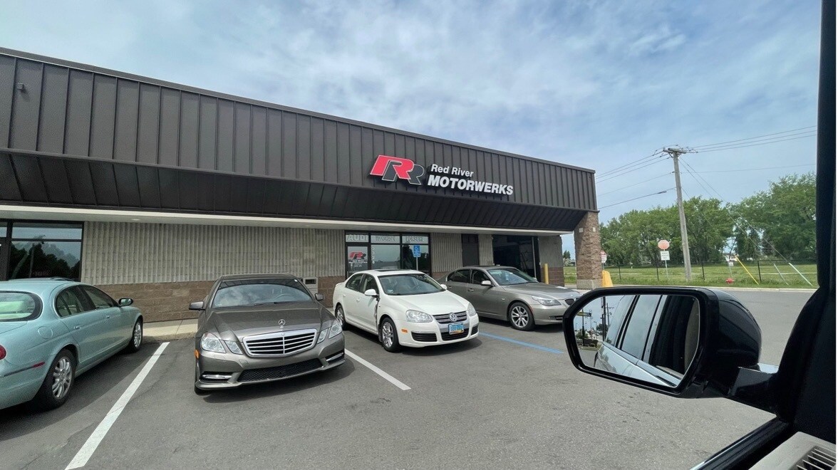 3000 Highway 10 E, Moorhead, MN for sale Primary Photo- Image 1 of 1