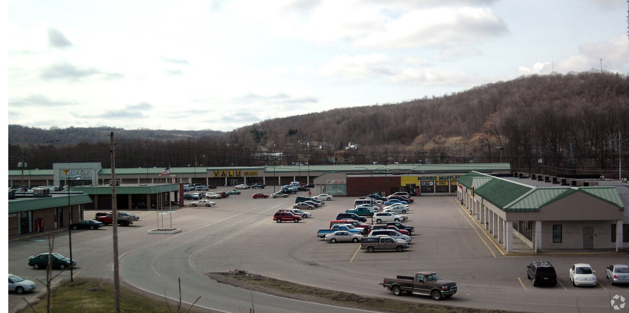 19040 PARK AVENUE PLZ, Meadville, PA for lease Primary Photo- Image 1 of 2