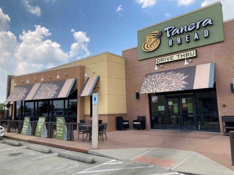 6439 Garth Rd, Baytown, TX for sale - Building Photo - Image 1 of 1