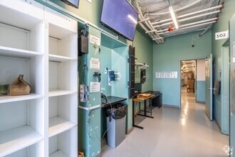 5600 Roosevelt Way, Seattle, WA for lease Interior Photo- Image 1 of 11