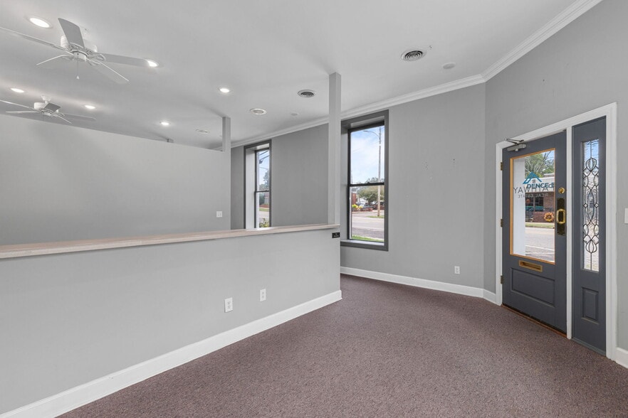 218 Main St, Nettleton, MS for sale - Lobby - Image 3 of 9