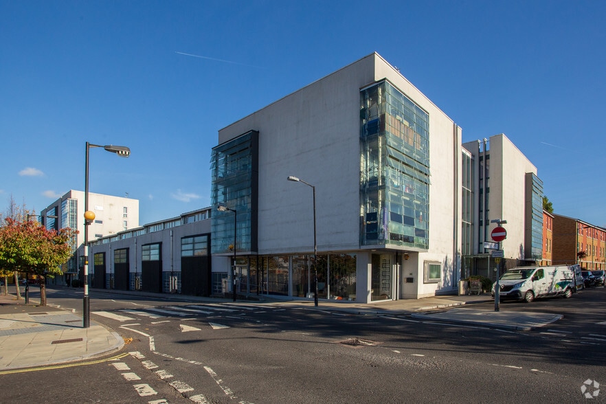 41-75 Consort Rd, London for lease - Primary Photo - Image 1 of 5