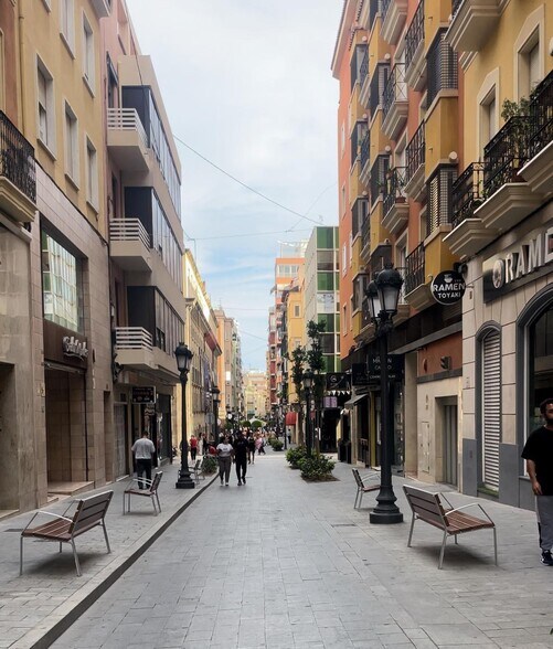 Retail in Alicante, Alicante for sale - Building Photo - Image 2 of 2