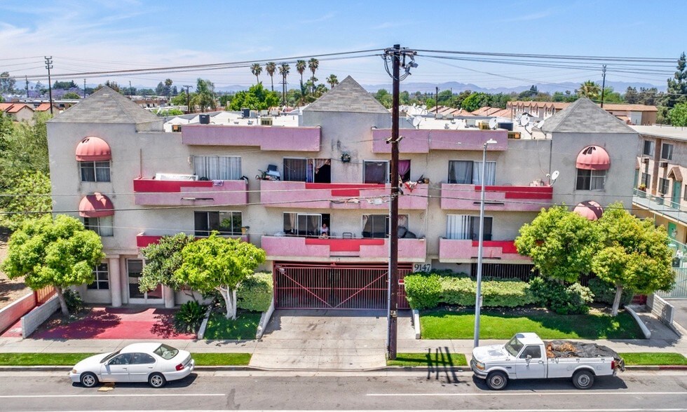 9147 Van Nuys Blvd, Panorama City, CA 91402