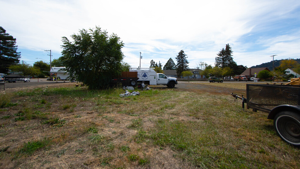 1811 Applegate St, Philomath, OR for sale - Building Photo - Image 2 of 6