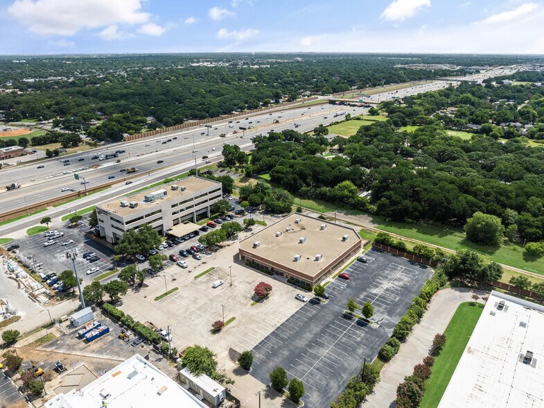 689 Airport Fwy, Hurst, TX for sale - Building Photo - Image 2 of 18