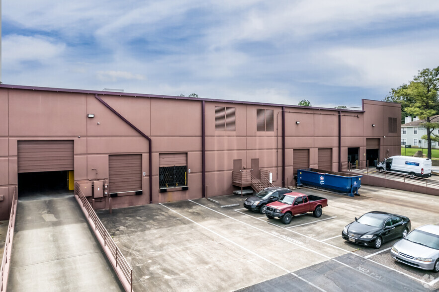 1600 Century Center Pky, Memphis, TN for lease - Building Photo - Image 3 of 6