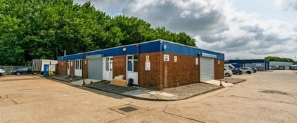 Limberline Spur, Portsmouth for lease Building Photo- Image 1 of 4