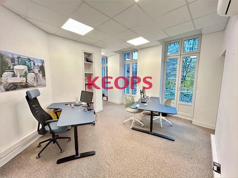 Office in Toulouse for lease - Interior Photo - Image 3 of 10
