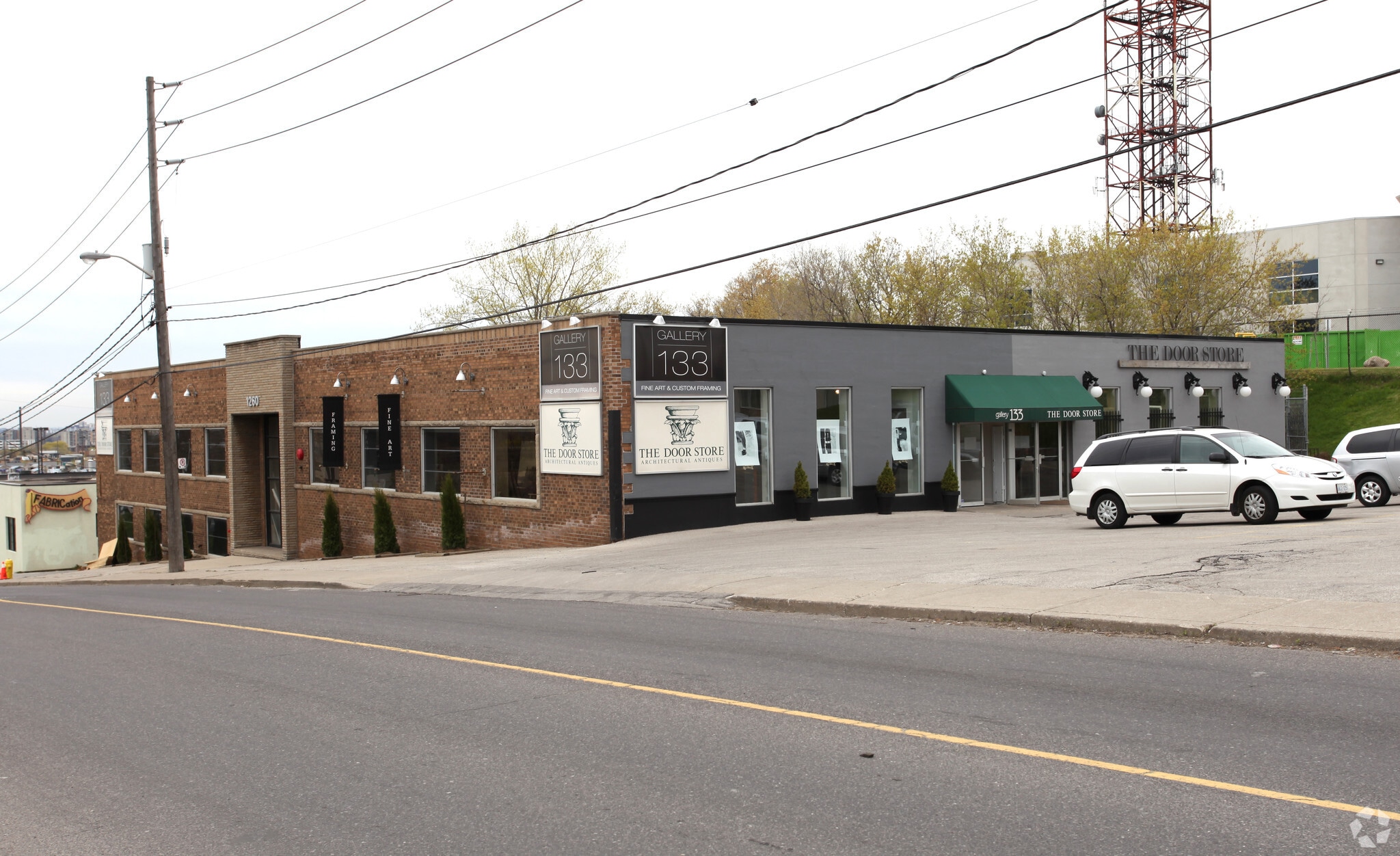 1260 Castlefield Ave, Toronto, ON for lease Primary Photo- Image 1 of 3
