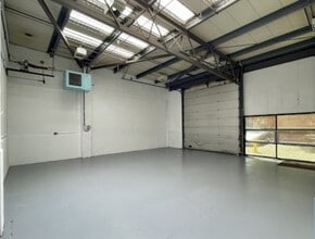 1-17 Kembrey Park, Swindon for lease Interior Photo- Image 2 of 4