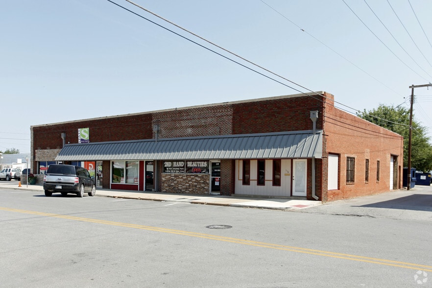116-124 N 5th St, Chickasha, OK for sale - Primary Photo - Image 1 of 2