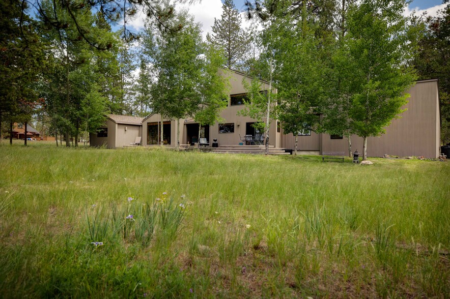 17646 Sisters, Sunriver, OR for sale - Primary Photo - Image 1 of 36