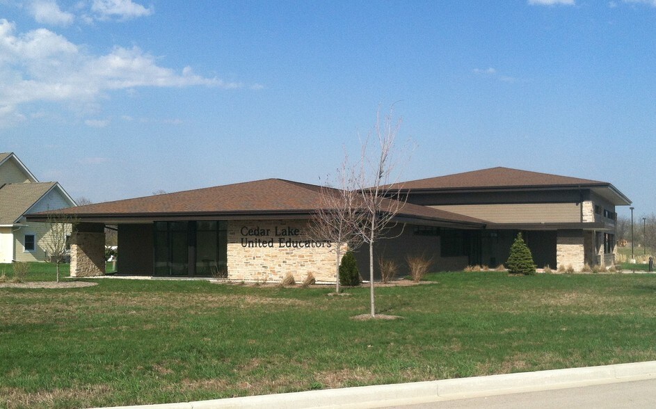 850 Enterprise Dr, Slinger, WI 53086