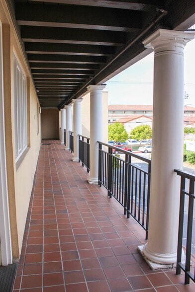 409 Washington St, Monterey, CA for lease - Building Photo - Image 2 of 6