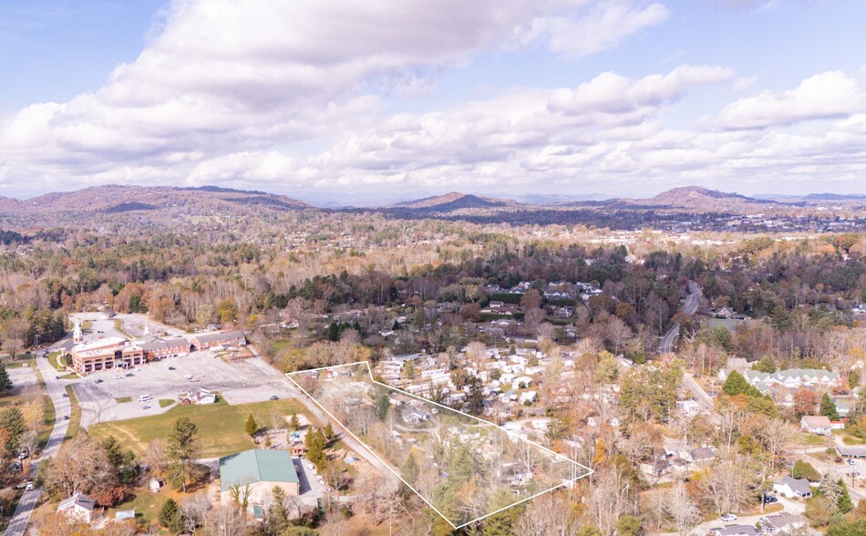 122 Kristilia Lane, Hendersonville, NC for sale - Aerial - Image 1 of 10