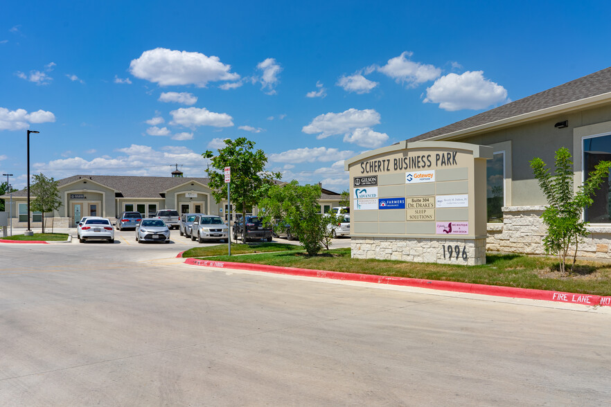 1996 Schertz Pky, Schertz, TX for lease - Building Photo - Image 1 of 11