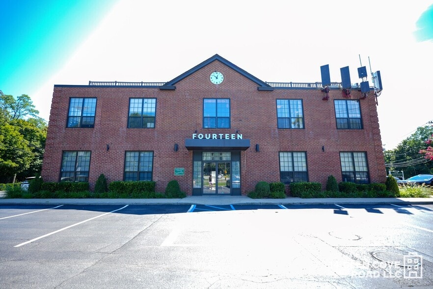 14 Glen Cove Rd, Roslyn Heights, NY for lease - Building Photo - Image 3 of 8