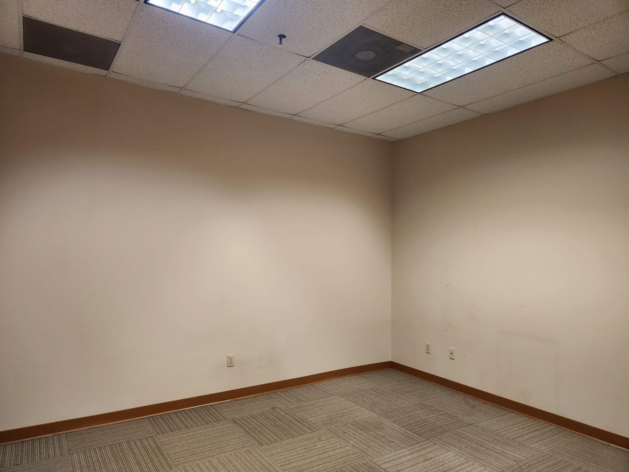 290 Pratt St, Meriden, CT for lease Interior Photo- Image 1 of 1