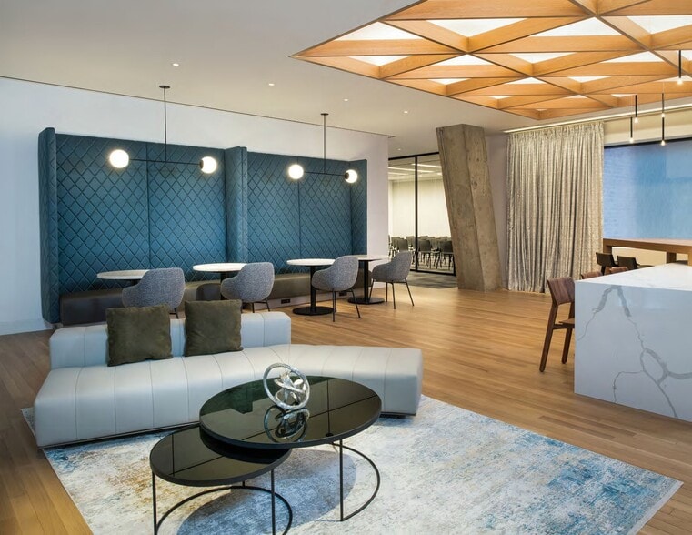 1200 New Hampshire Ave NW, Washington, DC for lease - Interior Photo - Image 2 of 7