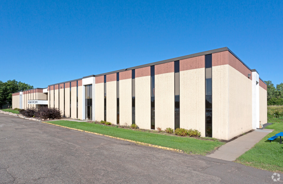 2042 Wooddale Dr, Woodbury, MN for lease - Primary Photo - Image 1 of 1