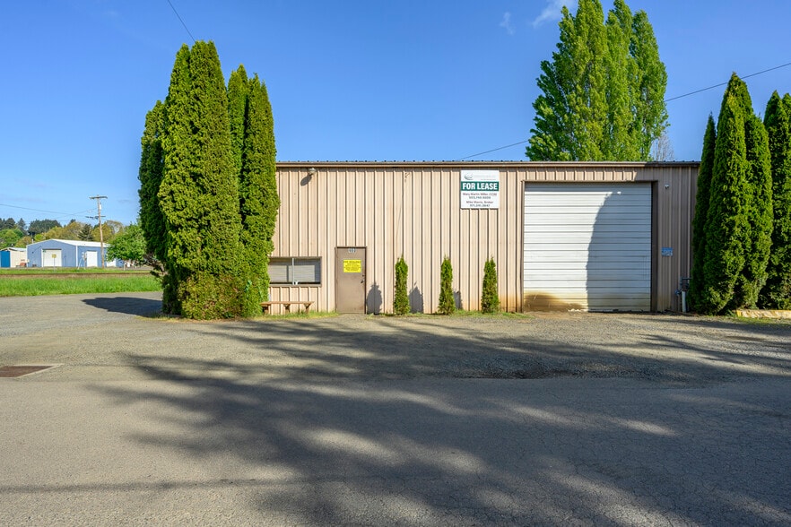 460 NE Yamhill St, Willamina, OR for lease - Building Photo - Image 2 of 11