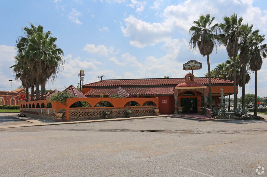 1111 W Dallas St, Conroe, TX for sale - Primary Photo - Image 1 of 1