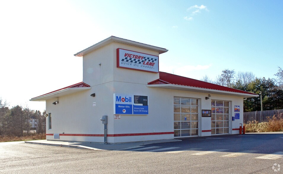 895 Sabattus St, Lewiston, ME 04240