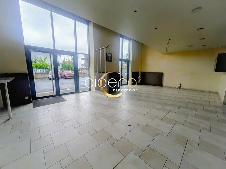 Retail in Clermont-Ferrand for lease - Interior Photo - Image 2 of 4