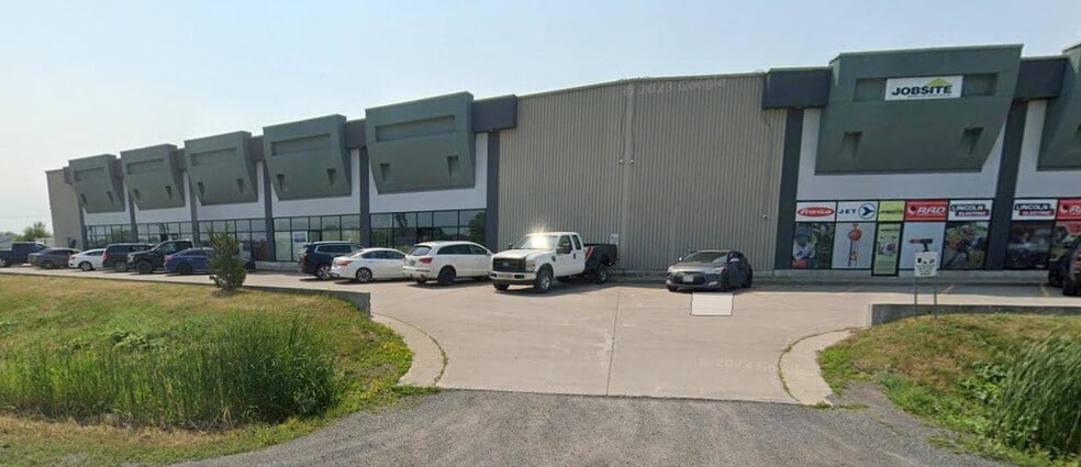 240-250 Entreprise Rd, Russell, ON for lease - Building Photo - Image 1 of 7