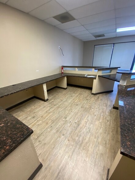 2701 E Hammer Ln, Stockton, CA for lease - Building Photo - Image 3 of 20