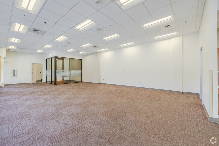 1001 Pacific Ave, Tacoma, WA for lease - Interior Photo - Image 2 of 19