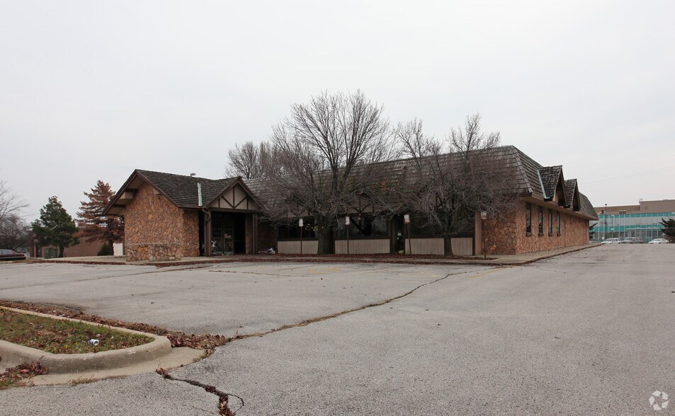 125 S Clairborne Rd, Olathe, KS for sale - Primary Photo - Image 1 of 1
