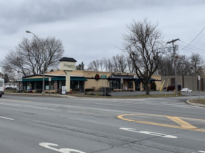 521 Troy Schenectady Rd, Latham, NY for sale - Building Photo - Image 1 of 1