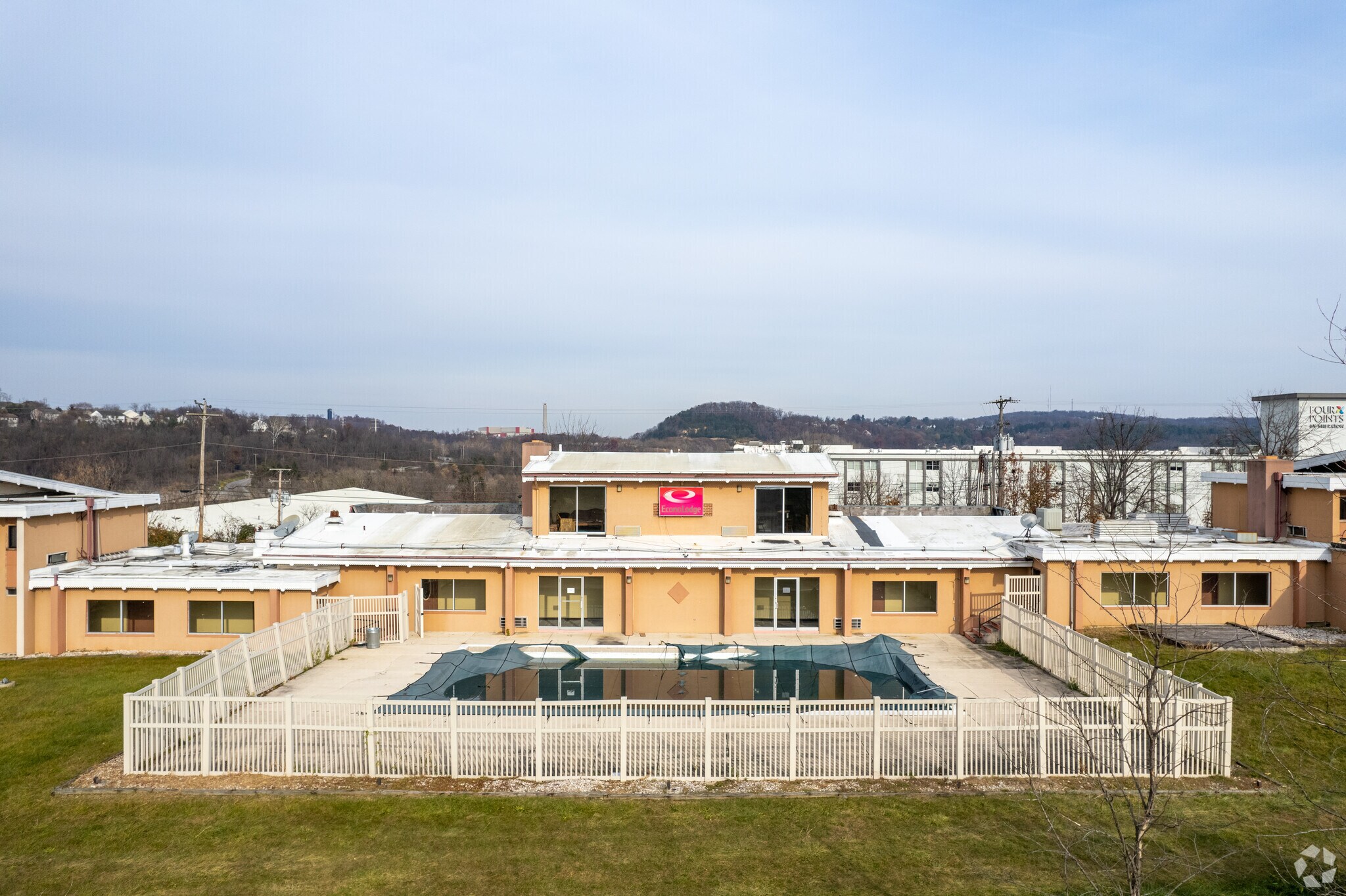 222 Arsenal Rd, York, PA 17402 Econo Lodge York