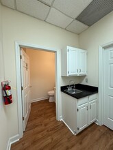 1080 Cambridge Sq, Alpharetta, GA for lease Interior Photo- Image 2 of 15