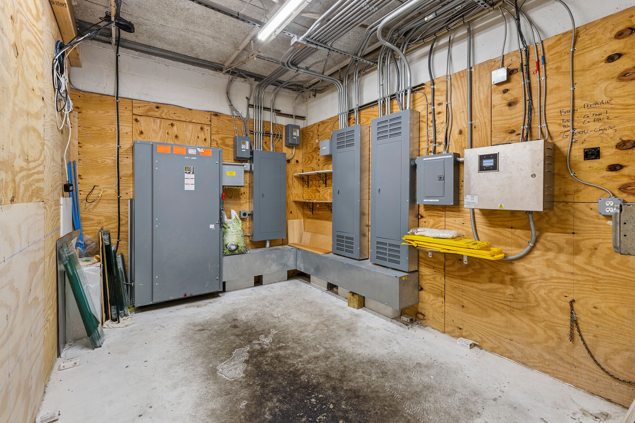 102 N Rogers St, Aberdeen, MD for sale Interior Photo- Image 1 of 52