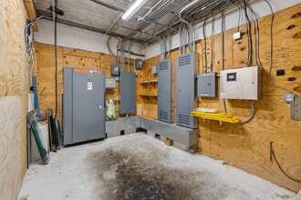 102 N Rogers St, Aberdeen, MD for sale Interior Photo- Image 1 of 52