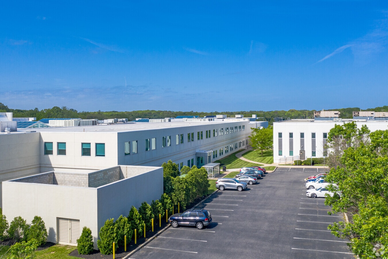 101 Woodcrest Rd, Cherry Hill, NJ 08003